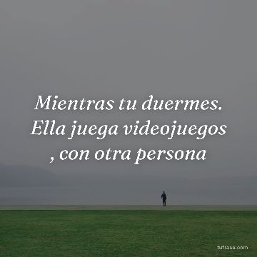 Mientras tu duermes. Ella juega videojuegos , con otra persona